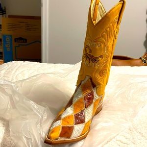 MEN COWBOY BOOTS…Checkered pattern